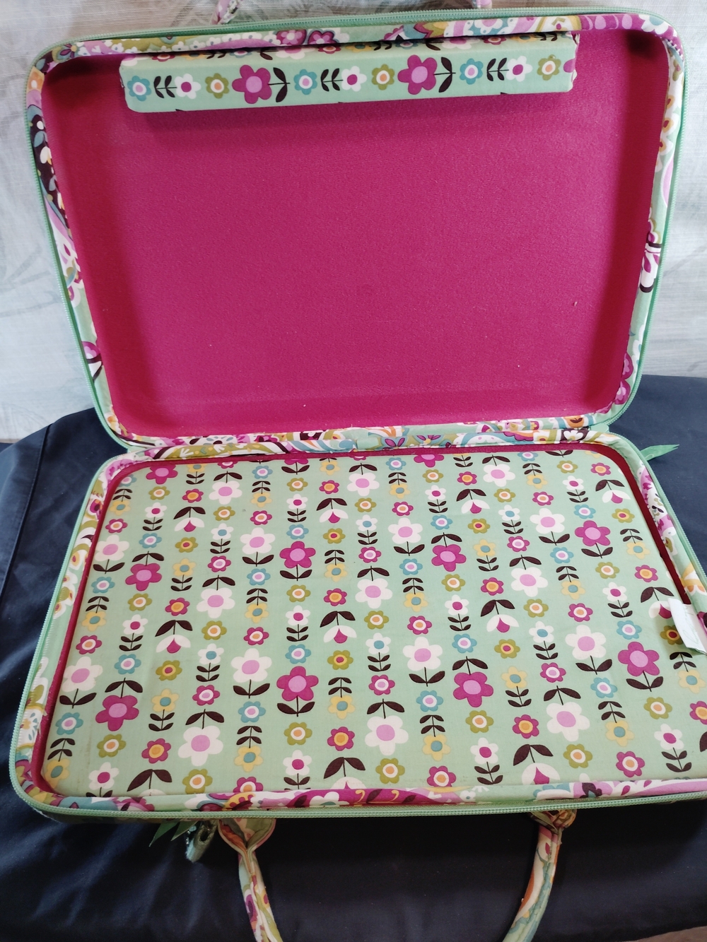 Vera Bradley Quilted Paisley Hardshell Laptop/Messenger bag- Mint, Pink & Yellow - Picture 7 of 7